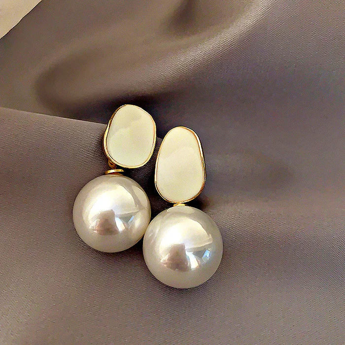 Ladies Pearl Earrings